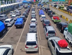 H-1 Nyepi Antrean Kendaraan ke Pelabuhan Gilimanuk Masih Mengular 20 Km