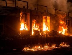 Kebakaran Asrama Polri Kalideres Jakbar, Atap Runtuh Timpa Mobil di Bawahnya